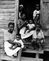 Andre de Dienes, Morning in Mississippi, 1942, Cotton Pickers' Wives and Children