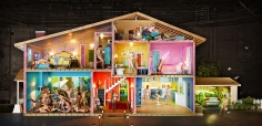 David LaChapelle, Self-Portrait as House, Los Angeles, 2013