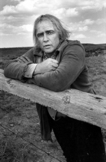 Mary Ellen Mark, Marlon Brando on the set of The Missouri Breaks, Billings, Montana, 1975