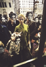 Melvin Sokolsky, Twiggy, FAO Schwartz, New York, 1967
