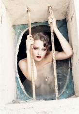 Ellen von Unwerth, Fräulein, Rouilly les Bas, 2002