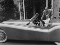 Sid Avery, Humphrey Bogart with Lauren Bacall and Son, Holby Hills, California, 1952