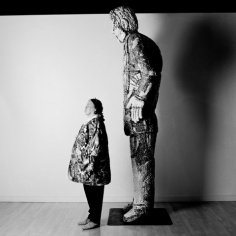 Howard Schatz, Viola Frey at the Rena Bransten Gallery, San Francisco, April 19, 1990