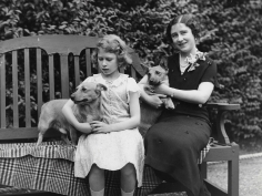 Cecil Beaton, Queen Elizabeth and her mother the Queen Mum, Studio Lisa, c.1932