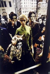 Melvin Sokolsky, Twiggy, FAO Schwartz, New York, 1967