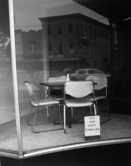Kurt Markus, Chairs, Mississippi, 1989