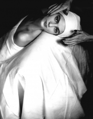 Horst, Carmen (Face Massage), New York, 1946
