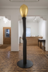Simone Leigh "Stack III", 2015 Poplar, gold leaf, and stoneware 108 x 30 x 30 inches Reverse View