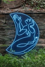 Antone Könst Praying Woman, 2019