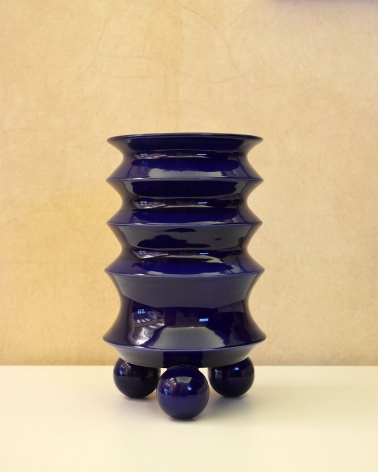 Blue Flower Vase / Mauricio Paniagua y Tony Moxham