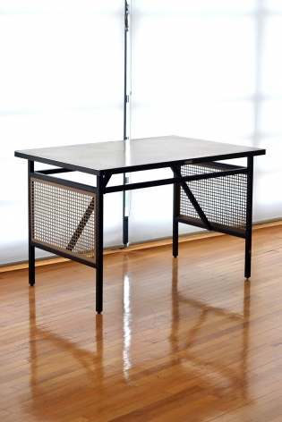 Office Table / Clara Porset for DM Nacional