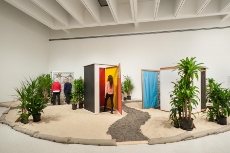 Folding the Frame H/élio Oiticica