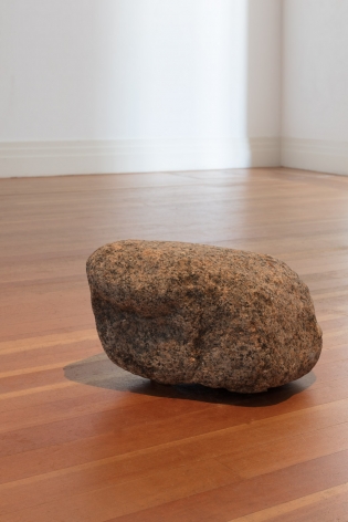 Philippe Parreno, La pierre qui parle (The Speaking Stone), 2018.
