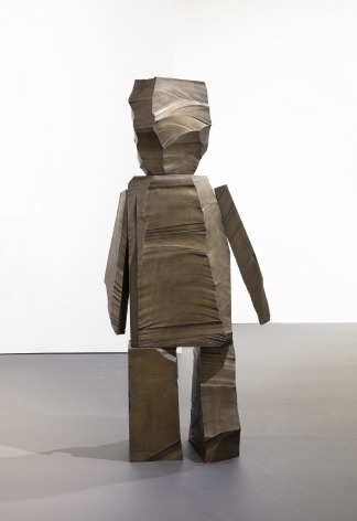 Gimhongsok, An Observer (Incomplete Order Development), 2019. Bronze. 34.65 x 22.05 x 77.56 inches (88 x 56 x 197 cm).