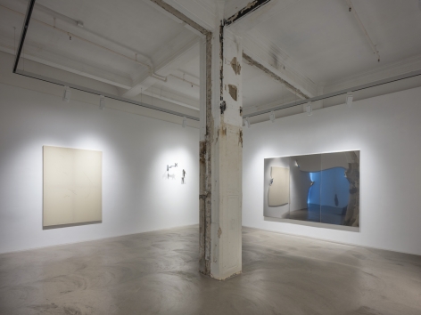 Kader Attia: Héroes Heridos Installation view 2