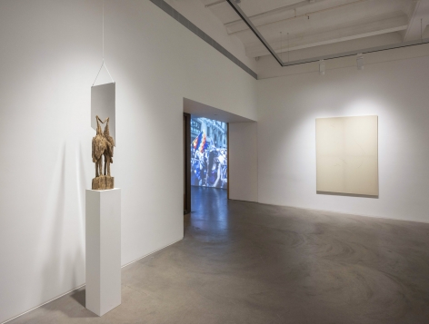 Kader Attia: Héroes Heridos Installation view 5