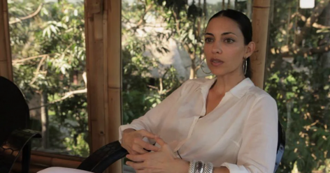 TERESITA FERNÁNDEZ: John Hardy Artist Residency Program, 2011, Teresita Fernández was the first artist to participate in the John Hardy Artist Residency Program. This video showcases her month-long visit and residency at the John Hardy compound in Ubud, Bali, Indonesia in 2011. While there, she worked with John Hardy's team of local artisans to explore new ideas and techniques to incorporate recycled silver into her work.