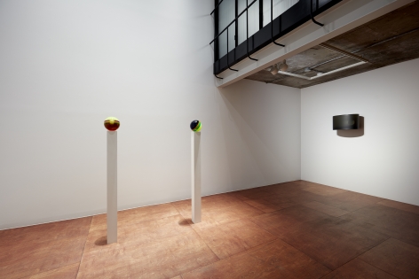 Helen Pashgian Installation view 1