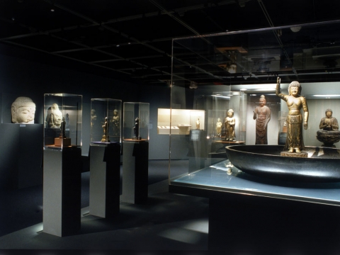 Transmitting the Forms of Divinity: Early Buddhist Art from Korea and Japan