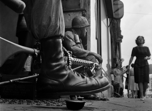 Don McCullin, Near Checkpoint Charlie, Berlin, 1961, Howard Greenberg Gallery, 2019