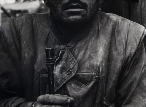 Don McCullin, Shell Shocked Marine, Vietnam, Hue, 1968, Howard Greenberg Gallery, 2019