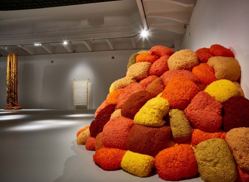 Sheila Hicks: Thread, Trees, River