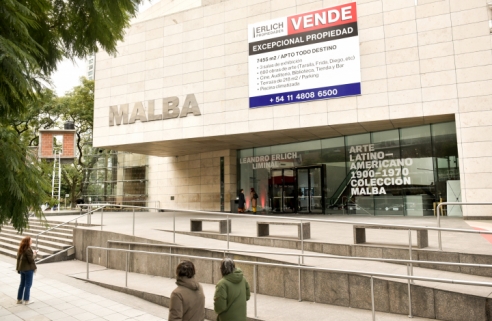 Leandro Erlich Plays on the Cusp of Reality