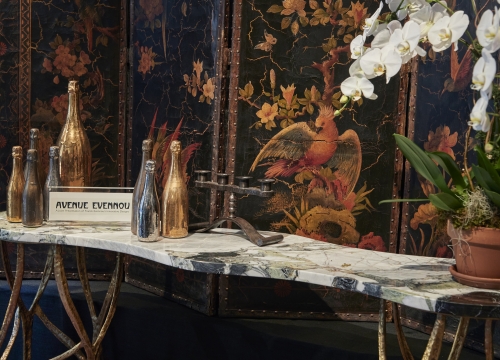 Evennou Taro Table