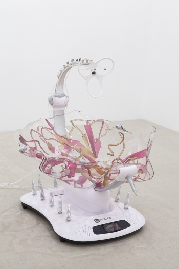 Katja Novitskova Mamaroo (Storm Time 3D Embryo), 2016 Electronic baby swing, polyurethane resin, epoxy foam clay, wall fixtures, robotic bugs, 3D print 31 x 28 x 33 inches (78.7 x 71.1 x 83.8 cm)