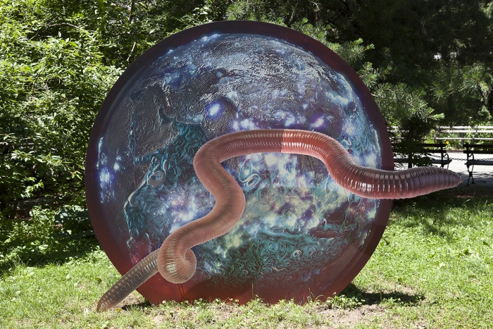 Katja Novitskova, Installation view, EARTH POTENTIAL, Public Art Fund, City Hall Park, New york, 2017