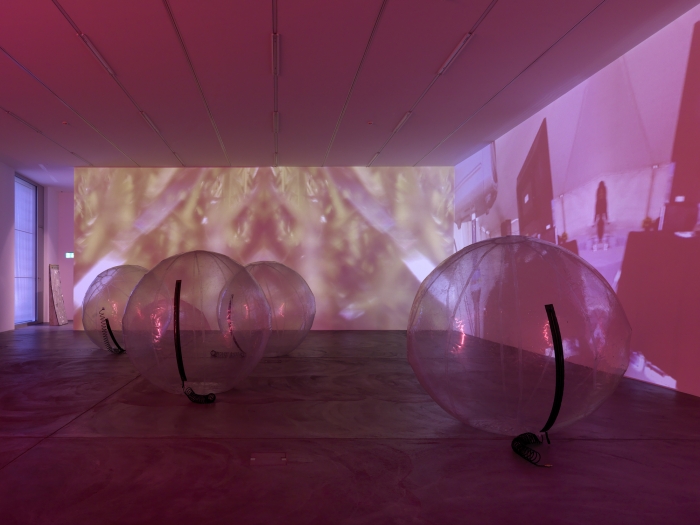 Lutz Bacher, Installation view, Snow, Kunsthalle Zurich, 2013