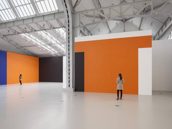 Installation view, Günther Förg - Wall Paintings, Diechtorhallen Hamburg, Hamburg, 2015