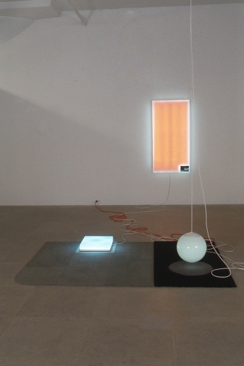 Dike Blair, the melting snow is odorless, 1997-98, Fluorescent lights, carpet and Duratrans, size variable