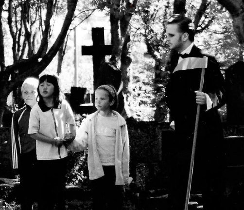 Ragnar Kjartansson Death and the children, 2002