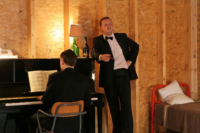 Ragnar Kjartansson The Schumann Machine, 2008