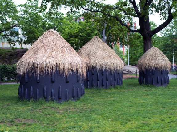 Simone Leigh, A particularly elaborate imba yokubikira, or kitchen house, stands locked up while its owners live in diaspora (installation view), 2016