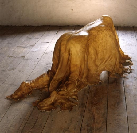 Janine Antoni Saddle, 2000