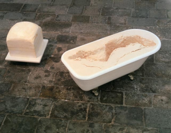 Janine Antoni Eureka, 1993