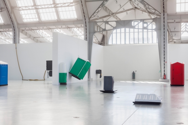 Das Ü des Türhüters. Installation view, 2016. Deichtorhallen Hamburg. Photo: Tobias Hübel.