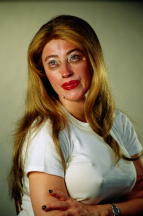 Untitled, 2000. Color photograph, image: 30 x 20 inches (76.2 x 50.8 cm); frame: 40 x 30 x 1 1/2 inches (101.6 x 76.2 x 3.8 cm). Edition of 6. MP 360