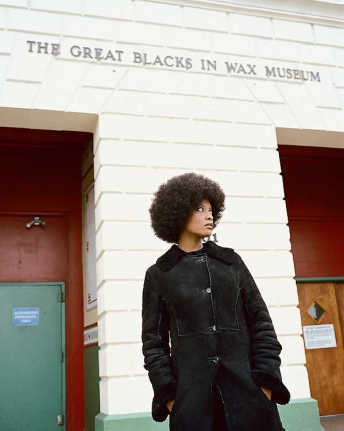 Baltimore Series (Angela in Blue), 2003.
