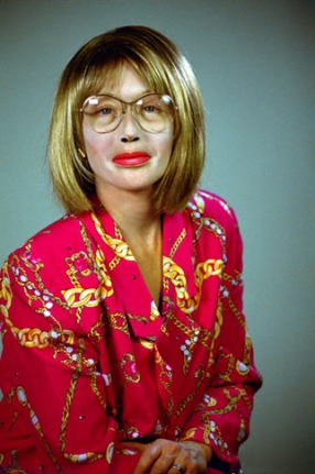 Untitled, 2000. Color photograph, image: 33 x 22 inches (83.8 x 55.8 cm); frame: 42 x 31 x 1 inches (106.6 x 78.7 x 2.5 cm). Edition of 6. MP 405