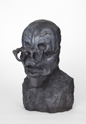Wife, 2013. Bronze, 17.72 x 9.84 x 7.48 inches (45 x 25 x 19 cm).