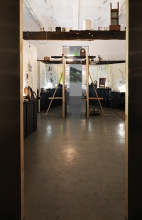 Grundlegung Zur Krankisch Grundrisse Kopf bis Magen Innere Wirkung Natur Kapputt Aus Gemacht, 2011. Four-channel film and mixed media, dimensions variable. MP 26