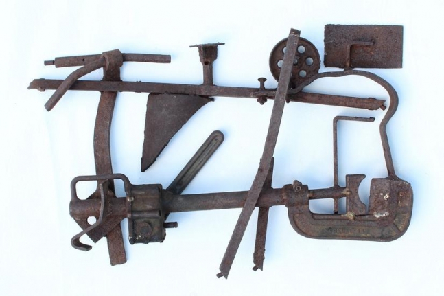 Untitled, 1962, steel, 18 x 29 x 7 in.