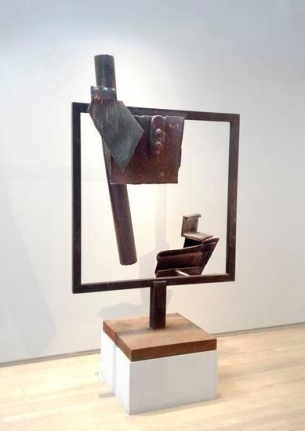 Untitled (1079-27), 1979, steel, 68 1/2 x 44 x 30 in.