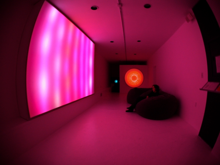 CS_Digital Light Sculpture_2002_install
