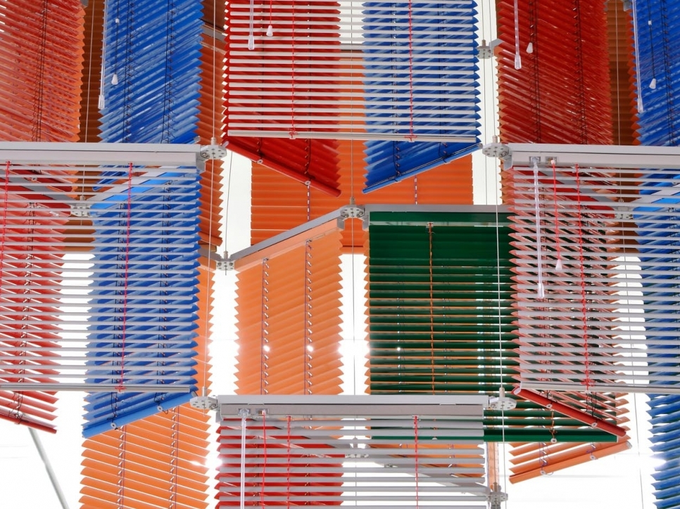 haegue_yang_blind_curtain_flash_behind_tricolore_2013