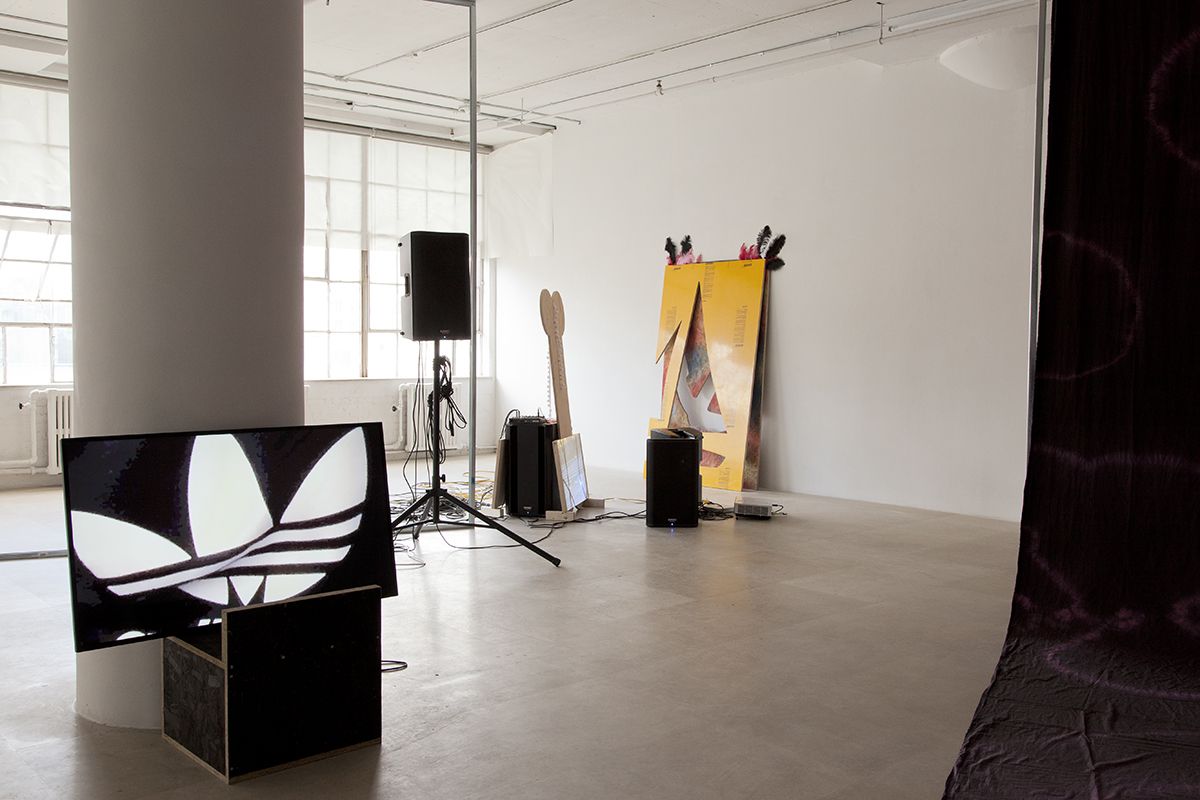 Hilary Lloyd, Installation view, Dock Lands, Greene Naftali, New York, 2017