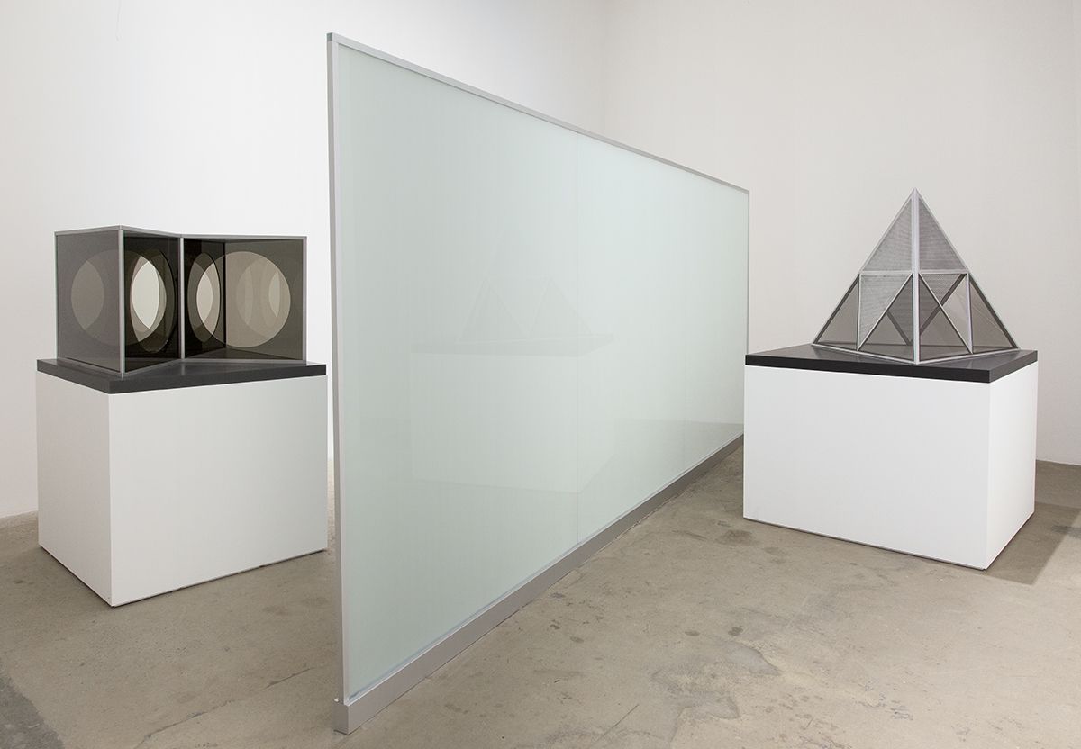 Dan Graham, Installation view, A New Look at TV and a Funhouse, Greene Naftali, New York, 2018
